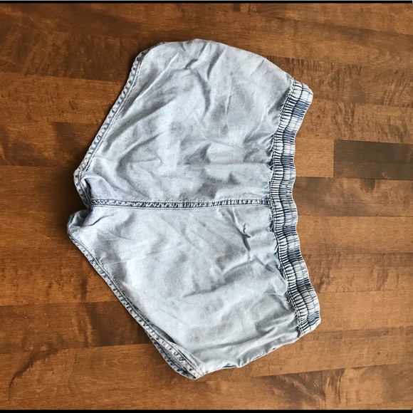 Acid Wash Loose Jean Shorts - Picture 2 of 2